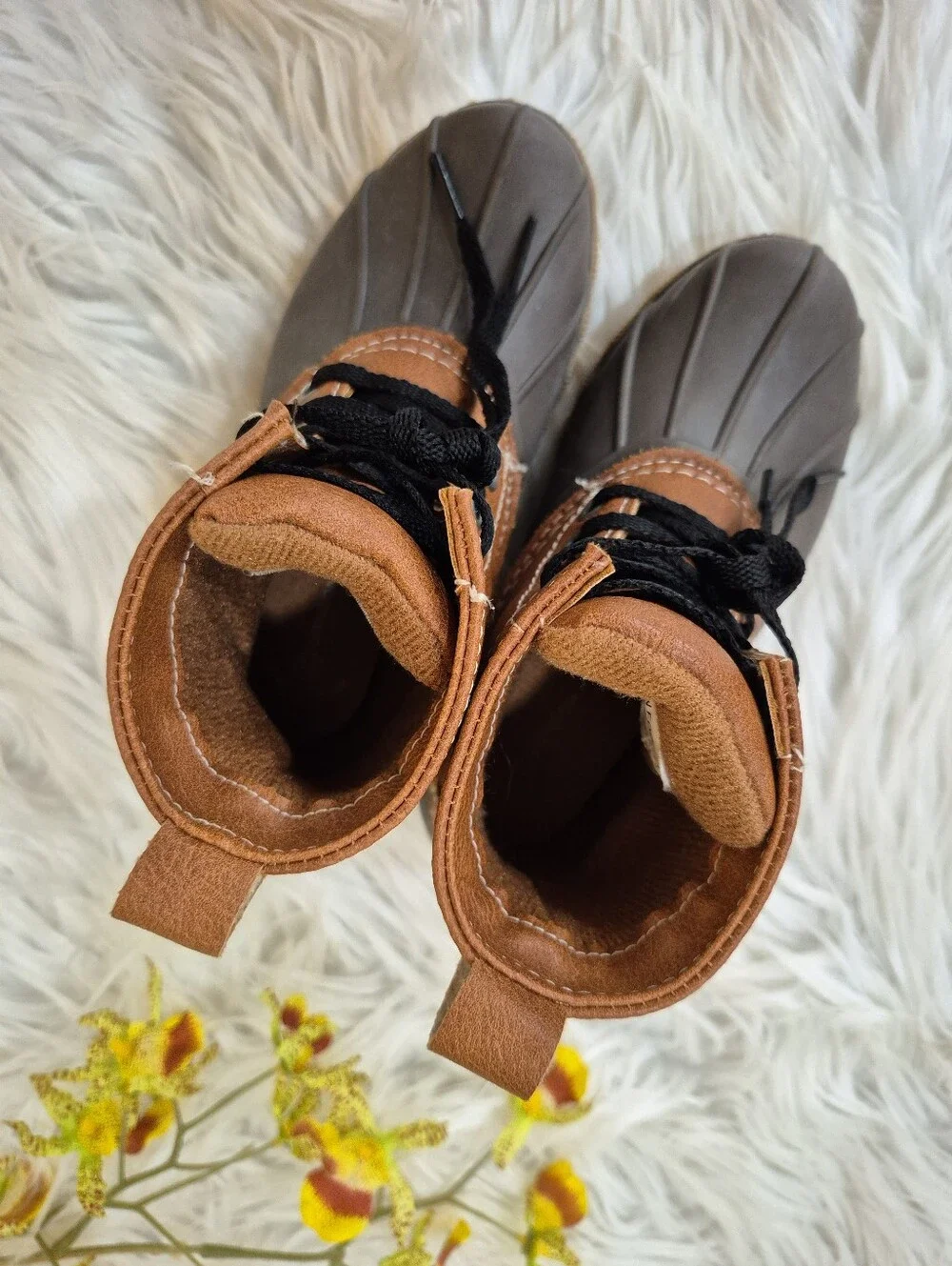 London Fog Kids Two-Tone Brown Duck Boots with Black Laces